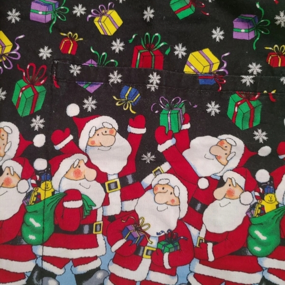 Santa holiday scrub top M - Picture 2 of 2